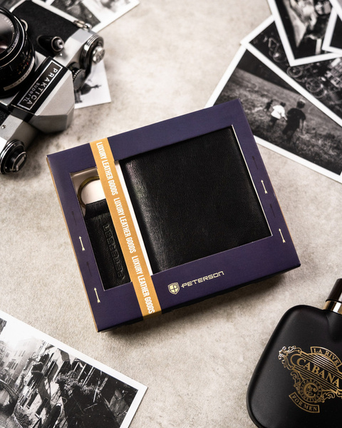 Darčeková sada: koža, stredná pánska peňaženka a kľúčenka